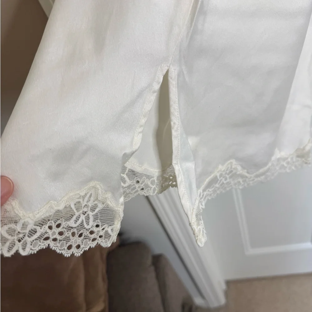 Women’s Elegant Cream Silk Robe and Slip Set, size 1X - Picture 8 of 13